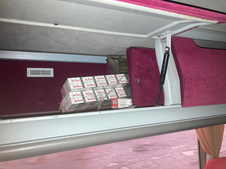 Закарпатські прикордонники виявили у рейсовому автобусі контрабанду