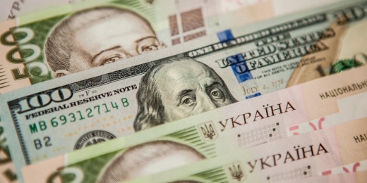 Курс валют на 1 грудня: євро вже понад 34 гривні, долар теж різко підскочив