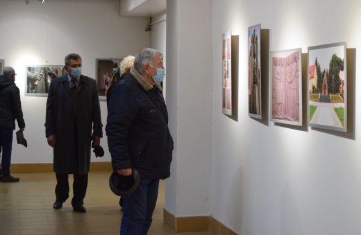 У галереї "Ужгород" стартувала ювілейна виставка закарпатського скульптора Василя Олашина
