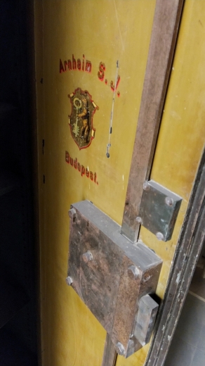У Мукачеві, у будівлі колишнього австро-угорського банку, продемонстрували старовинний сейф