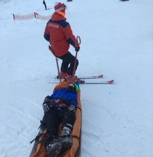 На Великоберезнянщині під час катання на лижах травмувались троє дітей