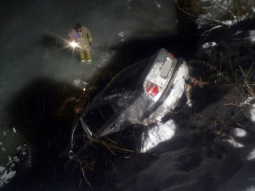 ДТП на Закарпатті: авто перекинулося і впало у річку