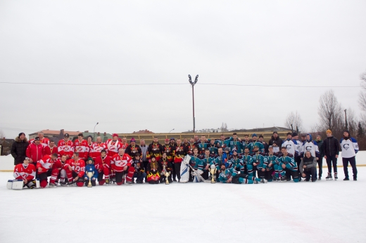В Ужгороді яскравим святом завершився ювілейний Чемпіонат області з хокею (ФОТО)