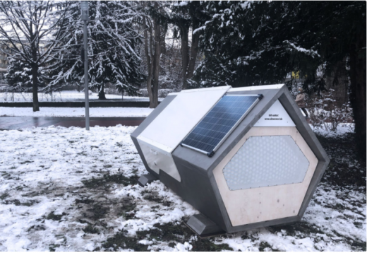 У Німеччині розробили для безпритульних капсулу-прихисток з сонячними панелями