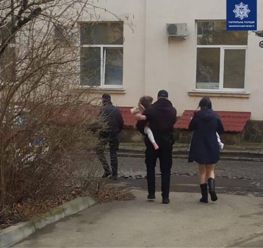 Зранку в Ужгороді горів будинок: мешканців евакуювали 