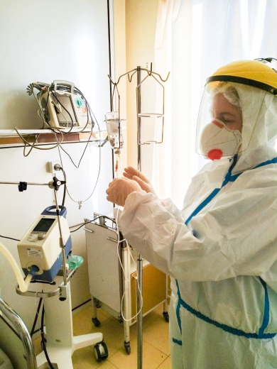 Загрожує колапс медичної системи: про ситуацію з коронавірусом в Ужгороді