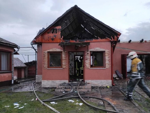 Пожежа на Берегівщині: рятувальники встигли врятувати житловий будинок від знищення