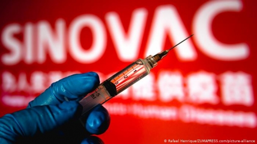 В Україну прибула перша партія вакцини CoronaVac