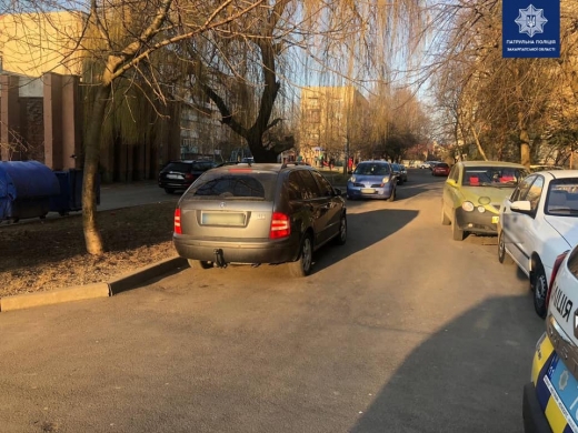 Патрульні розшукують винуватця та очевидців ДТП в Мукачеві