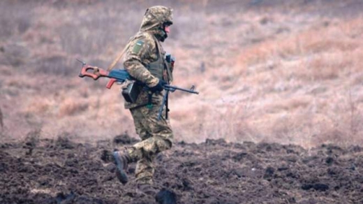На Донбасі окупанти поранили українського військового