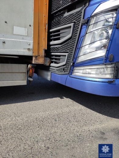 Поблизу Чопа нетверезий водій вантажівки IVECO спричинив ДТП (ФОТО)