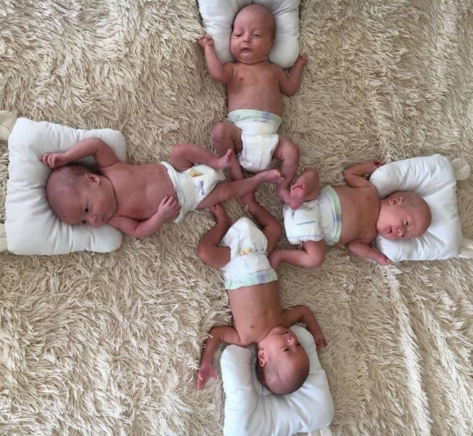 Батьки четвірні, яка взимку народилась на Закарпатті, показали нові фото малюків