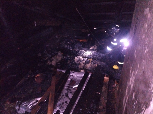У селі на Мукачівщині горіли два будинки, в пожежі загинула людина 
