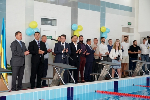 Після капітального ремонту відкрили оновлений басейн у Класичній гімназії