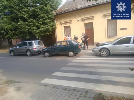 В Ужгороді нетверезий водій їздив після позбавлення права керування судом і вчинив ДТП