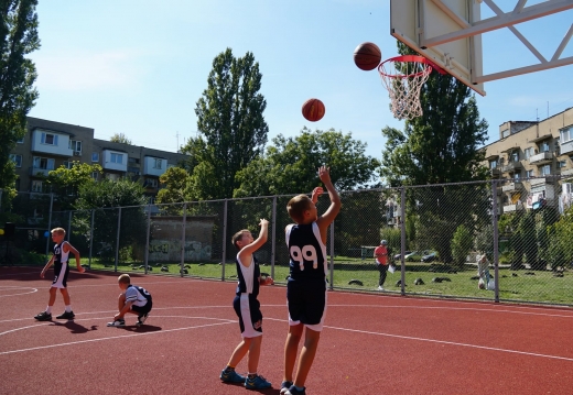Новий баскетбольний майданчик відкрили в Ужгороді