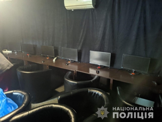 В Ужгороді та Мукачеві припинили роботу підпільних гральних закладів