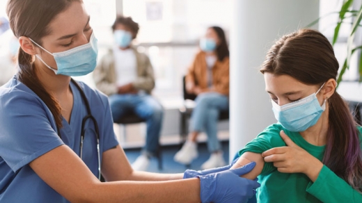 В Україні можуть схвалити вакцинацію дітей проти COVID-19