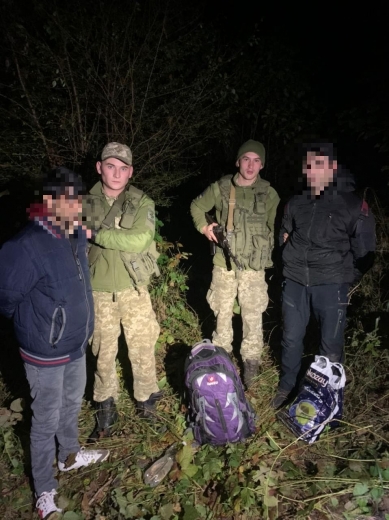 На кордоні з Румунією затримали двох нелегалів 