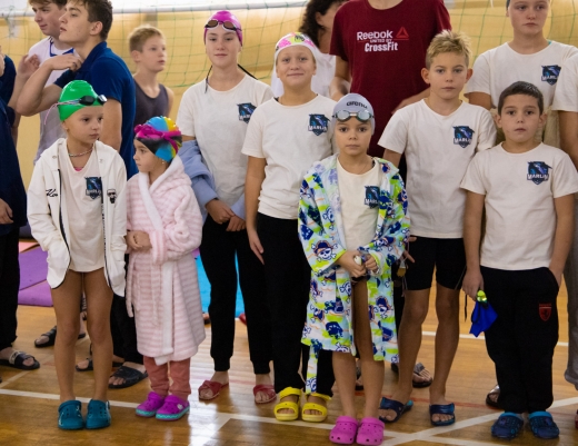 Понад 150 спортсменів змагаються у відкритій першості Закарпатської області з плавання