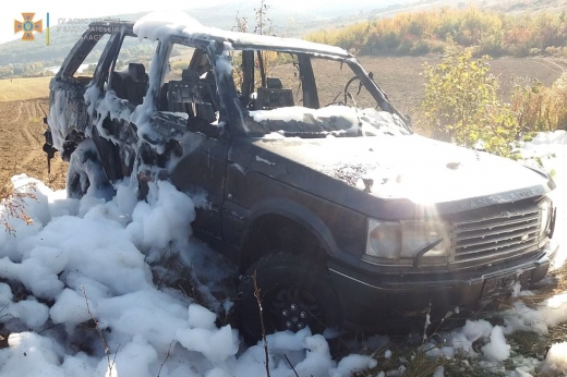 На Мукачівщині рятувальники загасили пожежу в автомобілі
