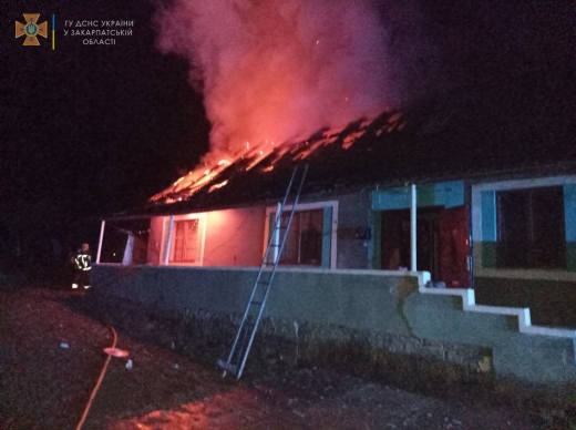 Тячівські рятувальники ліквідували пожежу в житловому будинку