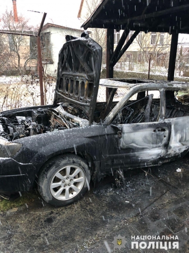 Розшукали підозрюваного у підпалі автівки місцевого журналіста