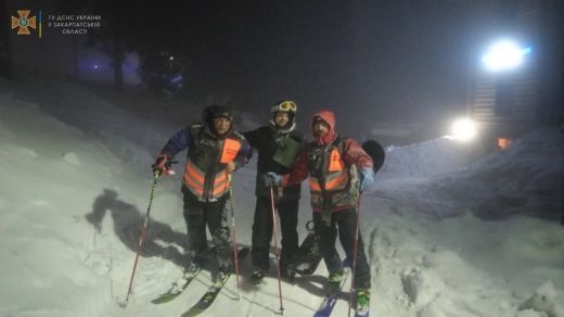 На Драгобраті під час катання на сноуборді заблукав турист із Дніпра