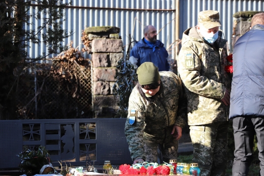 В Ужгороді вшанували захисників України, які брали участь у боях під Дебальцевим
