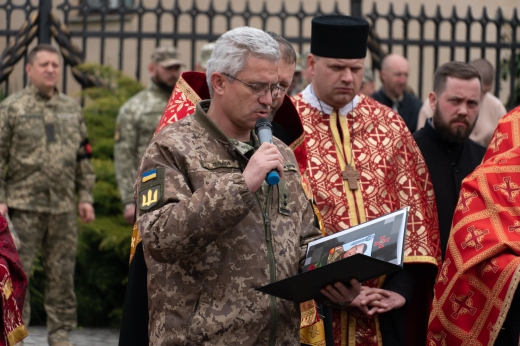 В Ужгороді сьогодні попрощалися із загиблим захисником Євгеном Куклишиним