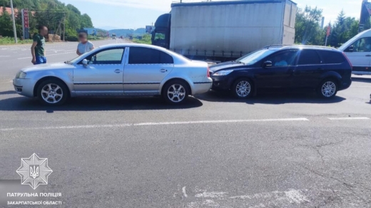 Поблизу Мукачева зіткнулися автівки: один із водіїв був нетверезим