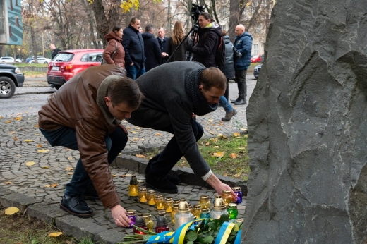В Ужгороді вшанували пам’ять загиблих Героїв, патріотизм та мужність учасників Помаранчевої революції та Революції Гідності