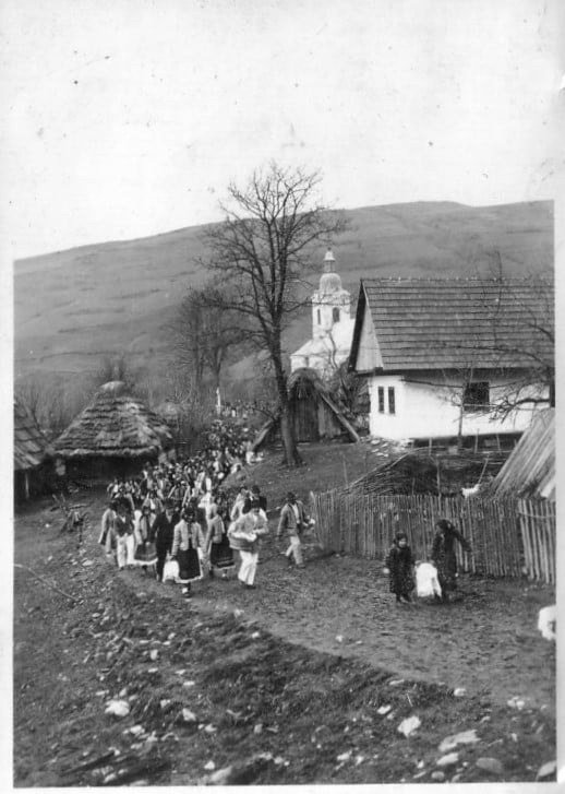 Великдень в с. Волосянка на Великоберезнянщині. 40 ві рр. Life.ko.net.ua