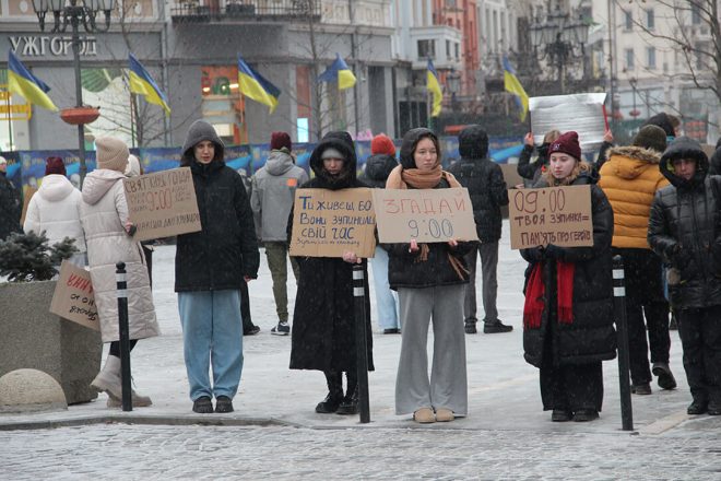 Hvylyna Movchannja11