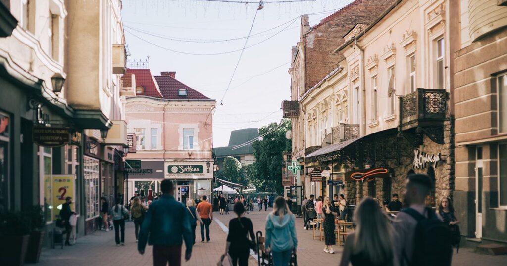 У Ужгороді розглянули нагальні проблеми Закарпаття: відтік молоді, брак кваліфікованих працівників та соціальна вразливість