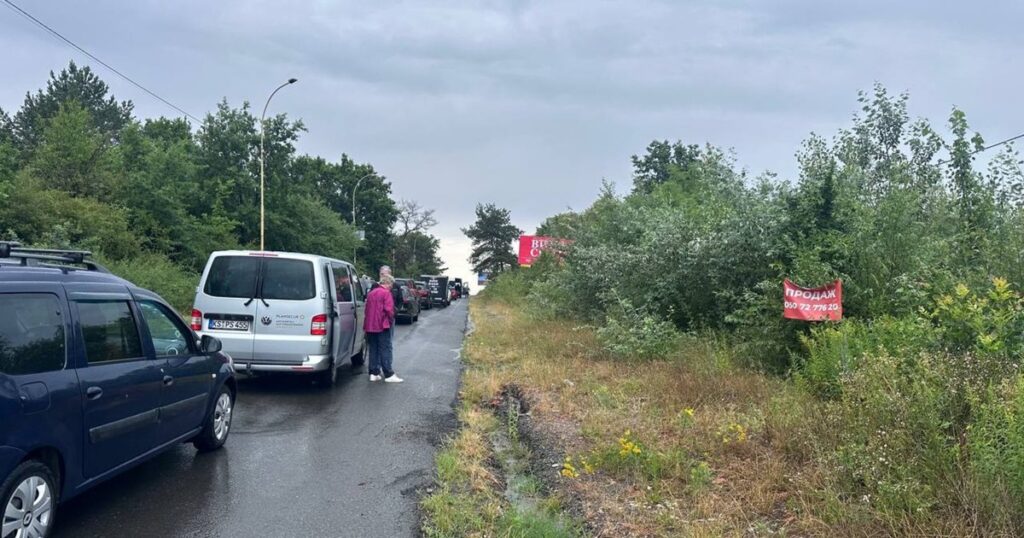 Затори на Закарпатті: ситуація на пунктах пропуску з Угорщиною та Словаччиною