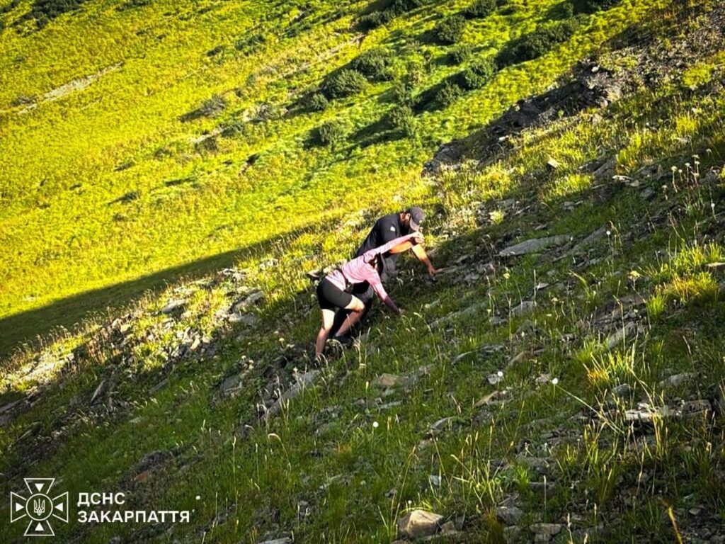 Пастка в горах: рятувальники Рахівщини визволили туристів із Черкаської області